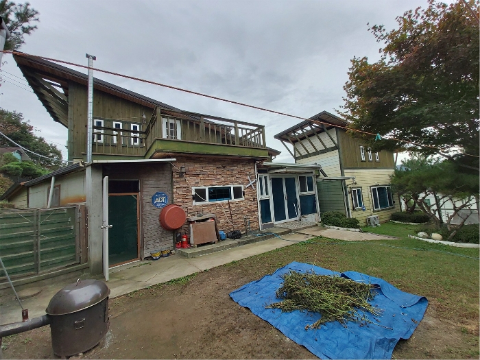 본건 기호1 토지, 기호2 건물
(북동측에서 촬영)