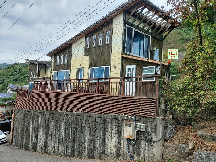 본건 기호1, 2 토지 및 건물, 