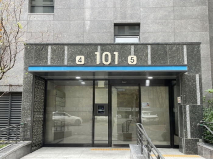 101동 공동출입구