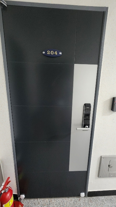 2층 외부표기 204호