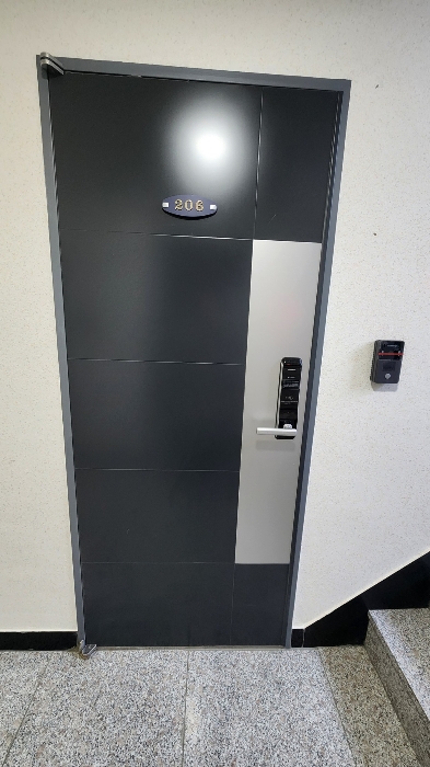 2층 외부표기 206호