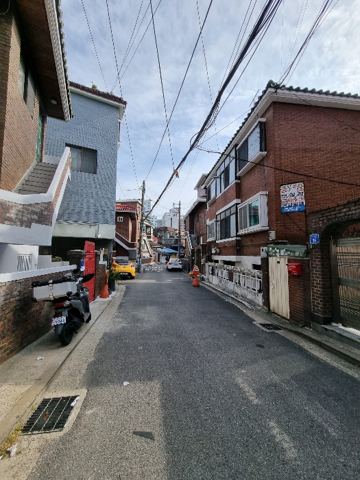 주변환경(본건 남동측으로 촬영)