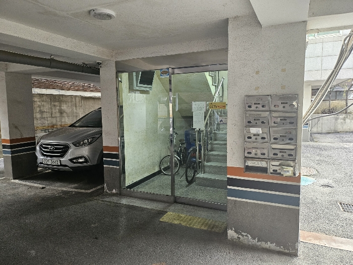 본건 주출입구 전경