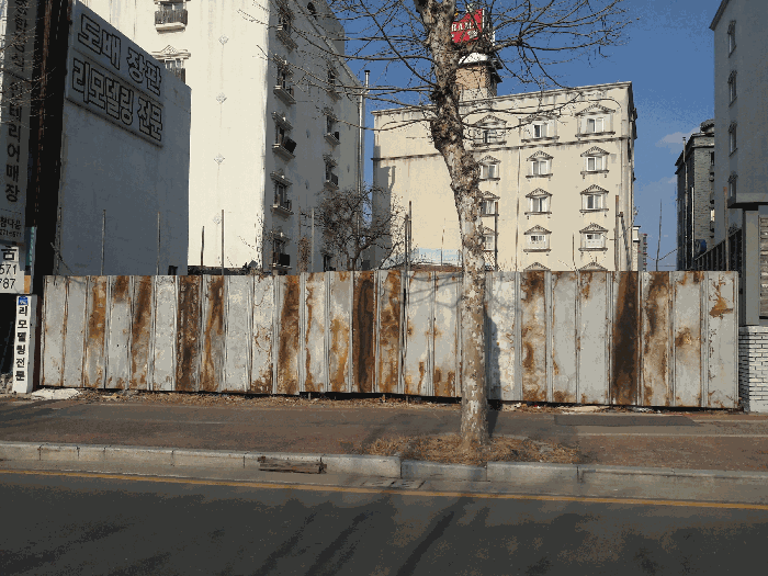 본건 서측에서 촬영