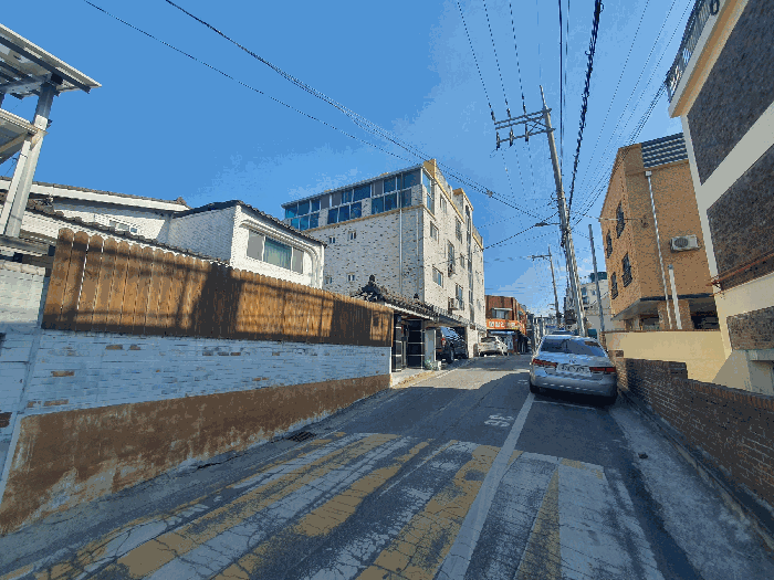 본건 북서측에서 촬영한 주변 전경