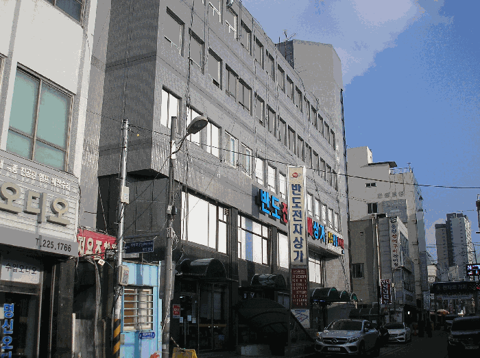 본건 북서측 인