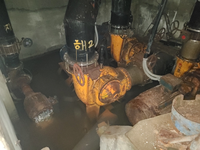 기계기구 및 구축물(12)