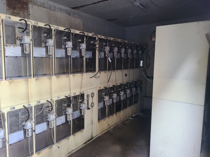 기계기구 및 구축물(15)