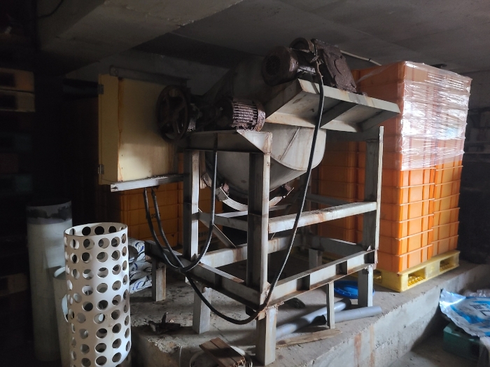 기계기구 및 구축물(18)