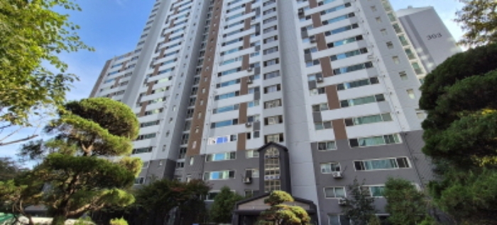 이 사건 플루리움아파트 304동 전경