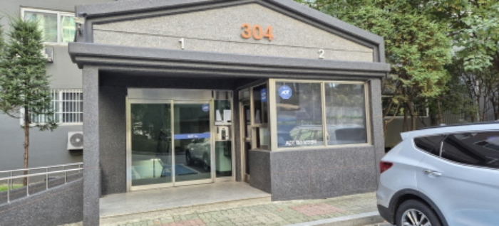 304동 1호, 2호라인 공동출입문