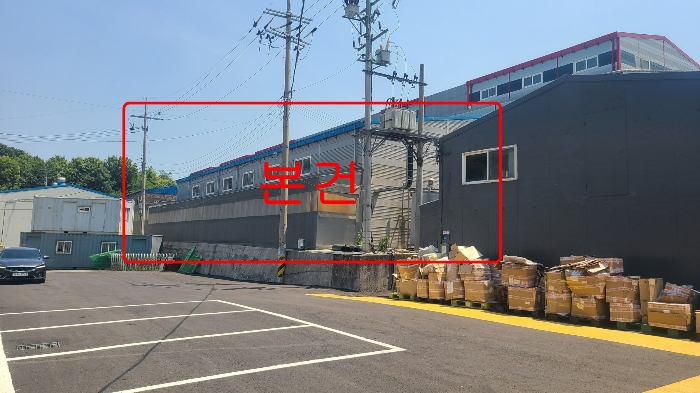 본건 전경 : 남서측에서 촬영