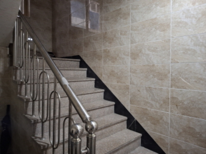 1층 계단실 모습