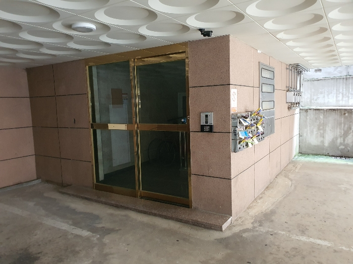 1층 공동출입구 전경