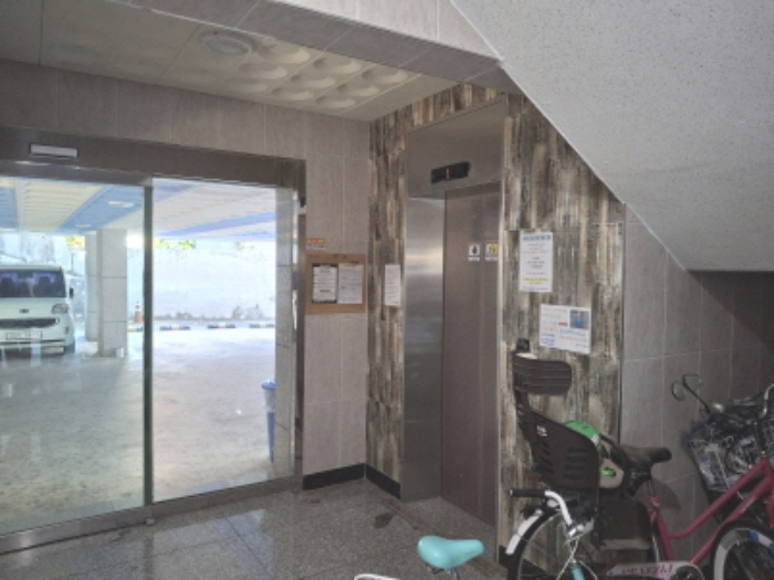 1층 승강기실 모습