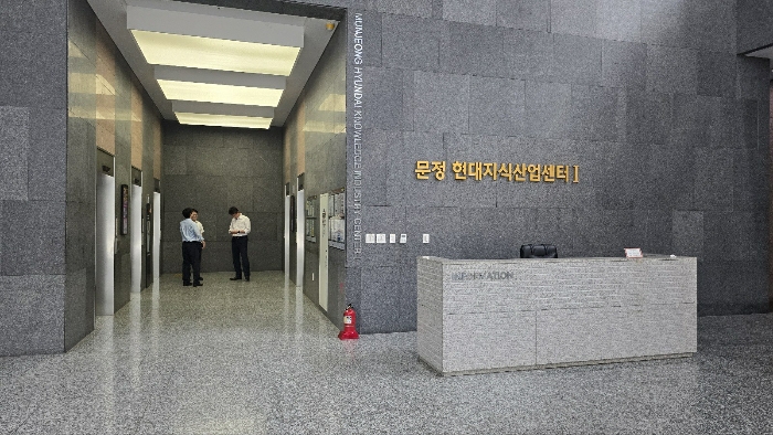 일층 안내데스크 등