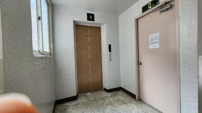 본건 출입 승강기