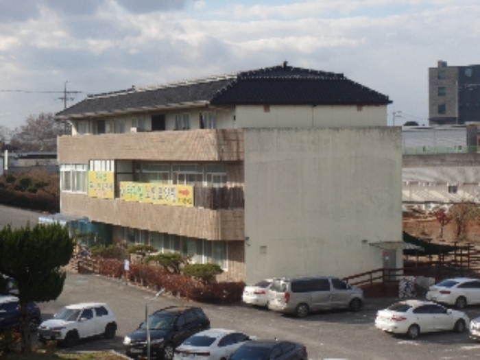 기호 2. 건물 동측 전경