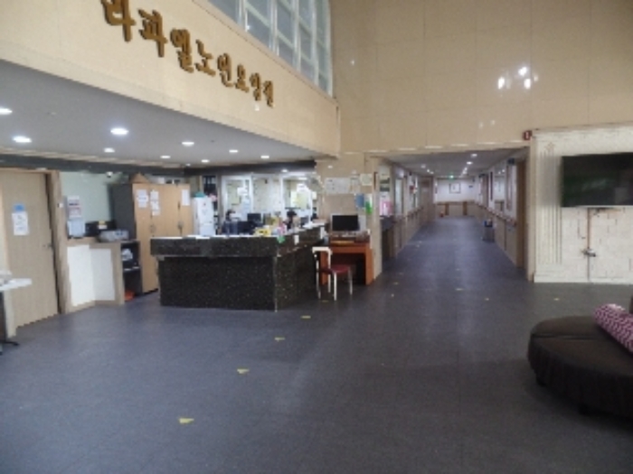 기호 4. 1층 내부 