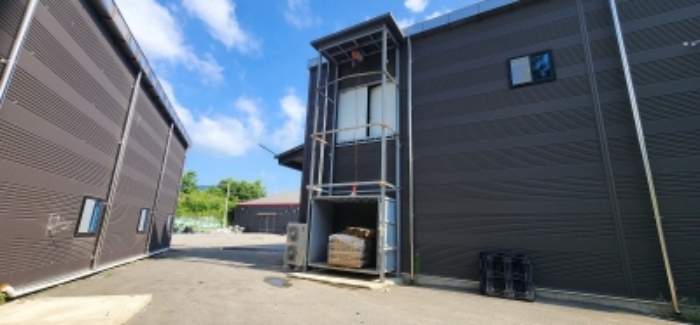 기호5번에 연결된 제시외건물 및 화물승강기