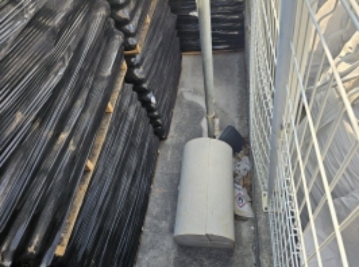 기계기구목록 7번-(매립형 저장탱크이나 지상에 적재물로 인하여 육안으로 확인 불가함.)