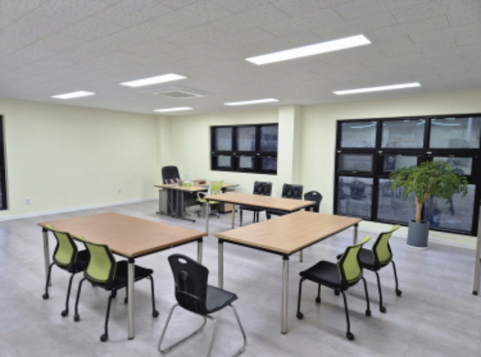 목록2. 건물 2층 내부 전경 