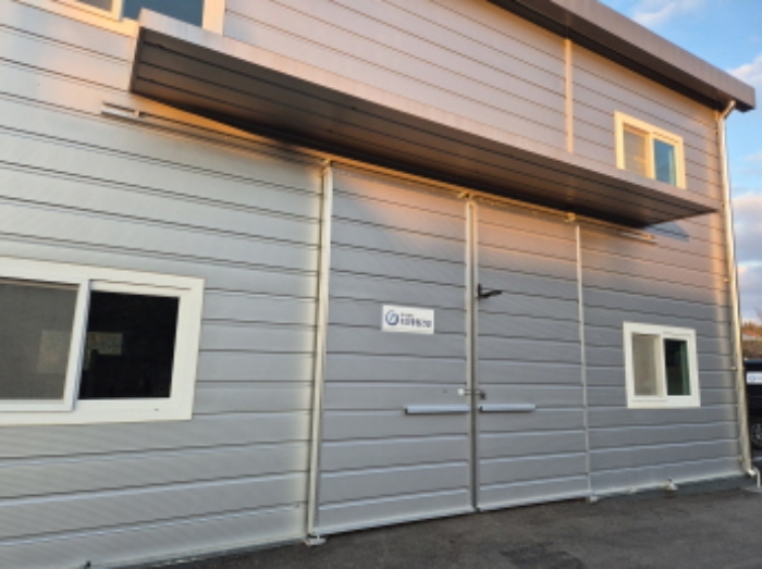 목록3. 단층 건물 전경