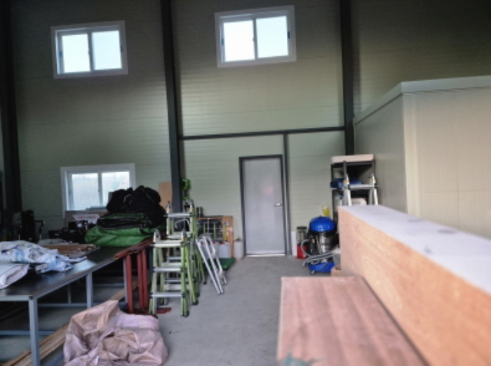 목록3. 단층 건물 내부 전경