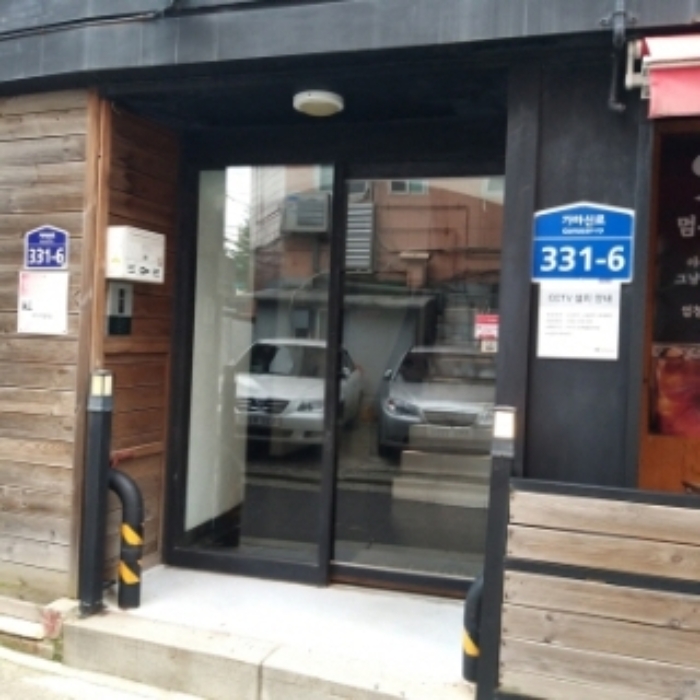 1층 출입문 및 인터폰