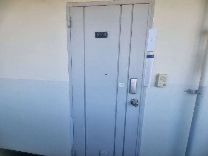 본건 현관문(1006호)