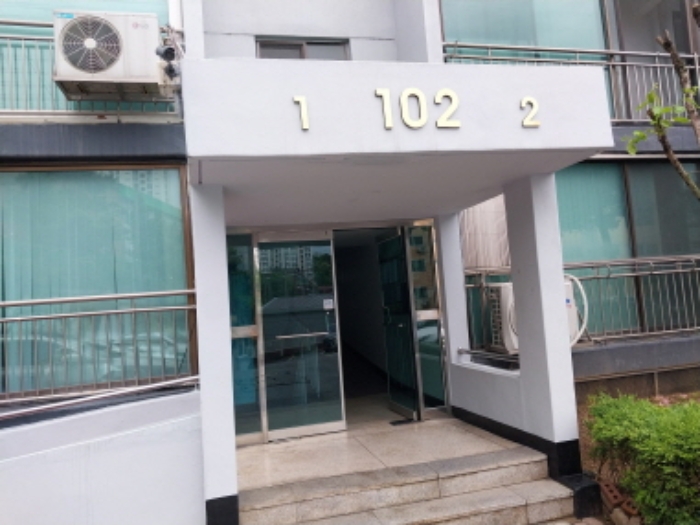 102동 공동출입구 (1~2호 라인)
