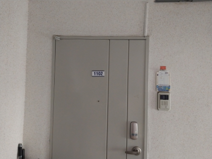 1102호 현관