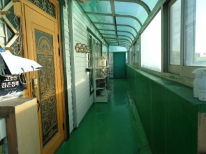 [목록 4] 지상 2층의 복도 모습