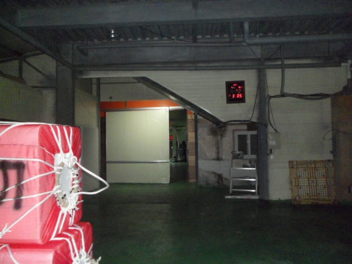 옆건물로 이어지는 내부통로