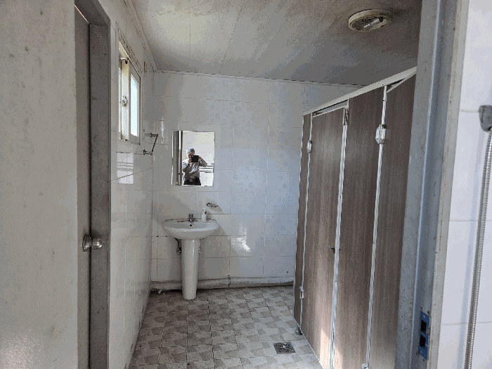 [〔제시외건물〕일련번호 (ㄷ) 화장실 ]