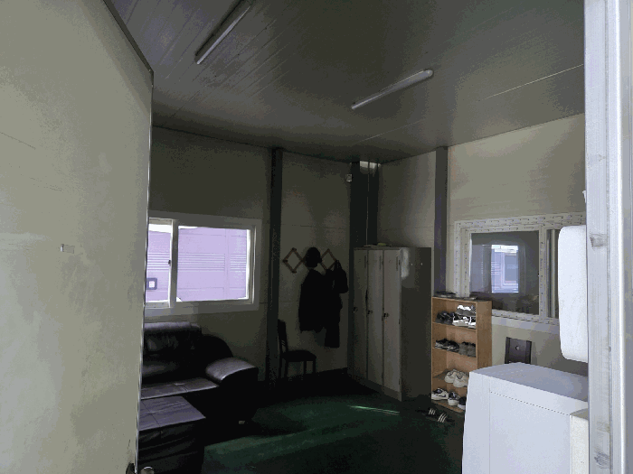 [〔건물〕 일련번호 (2), (사무실, 휴게실) 내부 ]