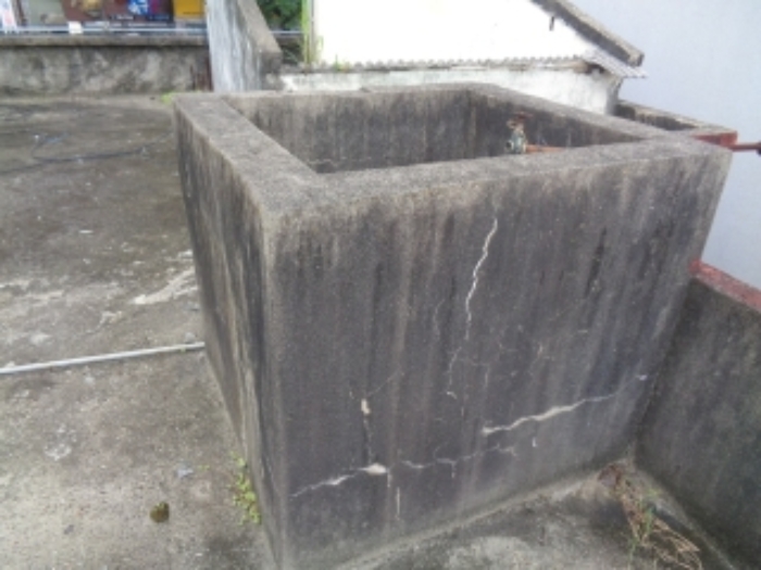 소재지3(천제연로 190) 제시건물 상부 소재 콘크리트 수조 사진