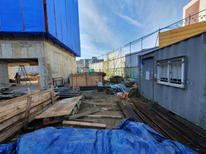 목록1 토지 및 제시외 건물, 컨테이너