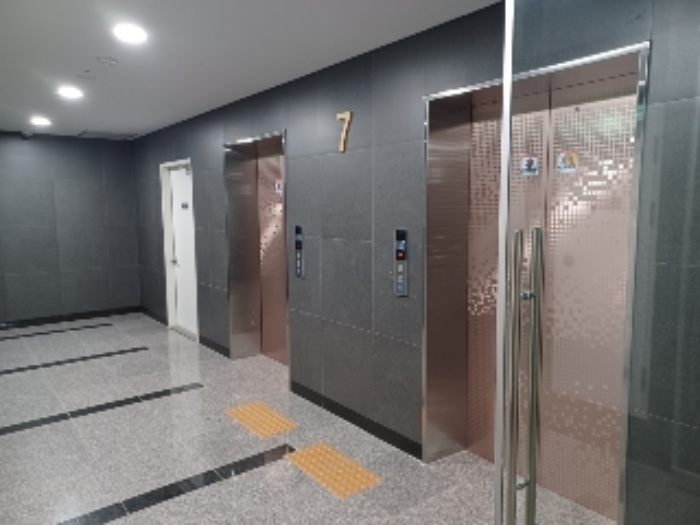 본건 한강듀클래스의정부고산 A동 723호가 위치한 7층 엘리베이터 앞쪽 현황사진