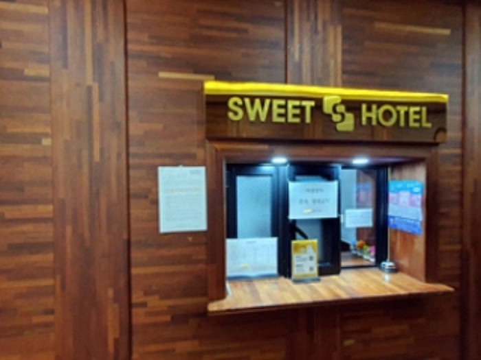 출입문에 안내문 게시(2024.07/12)