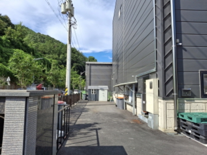 주1동 건물 서쪽 모습