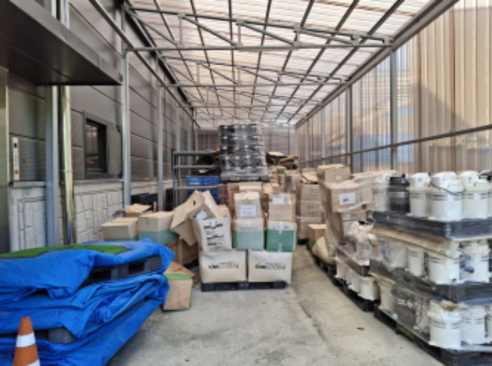 주1동 건물 동쪽 창고 모습