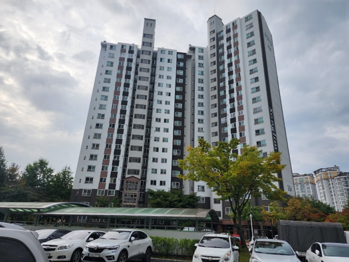 동 전경