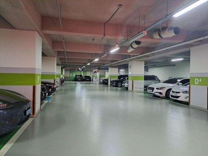 [지하 주차장]