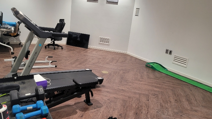 본건 내부(체력단련실1)