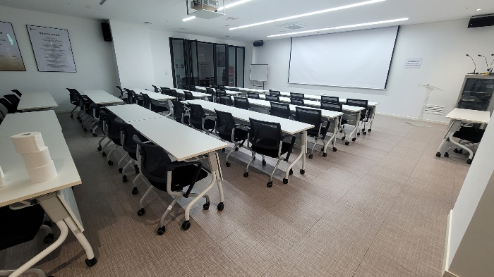 본건 내부(회의실)