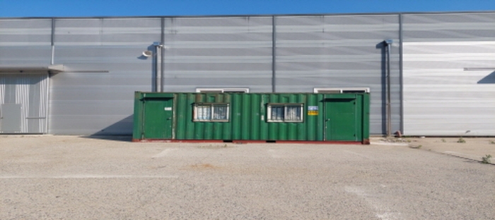 목록3 건물 일부(에이동) 앞 제시외 컨테이너박스 전경