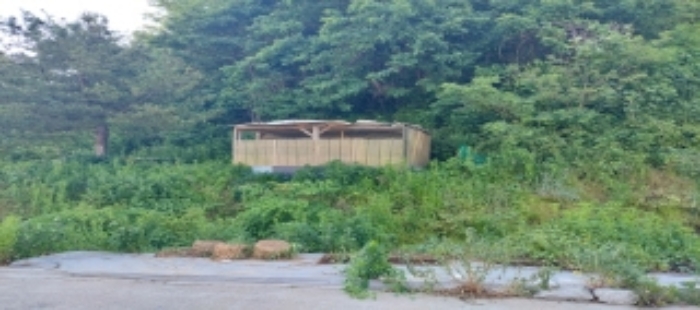 목록1 토지 일부(제시외 닭장) 전경