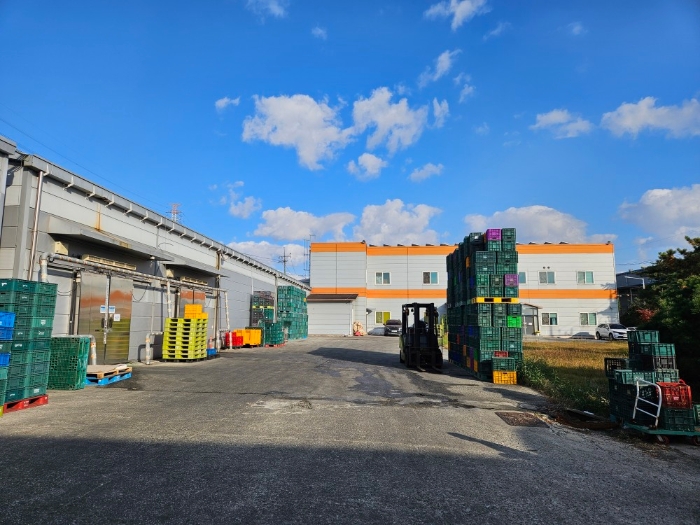 일련번호 2) 및 건물 지붕위 태양광설비 