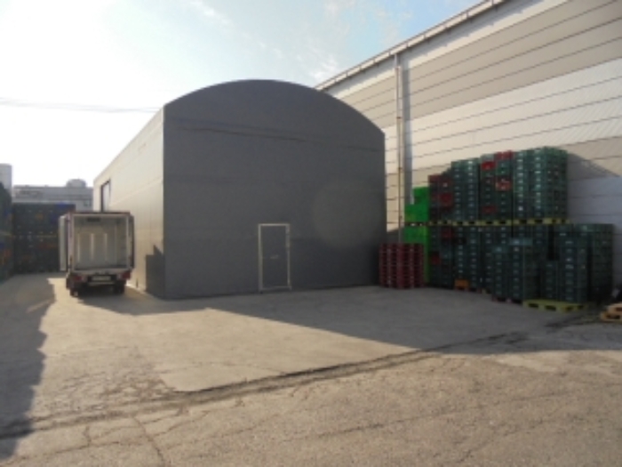 제시외건물 창고 전경